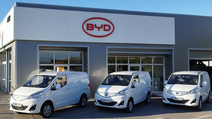 BYD milestone: 100 ηλεκτρικά Vans, ΕΤP3, στους ελληνικούς δρόμους